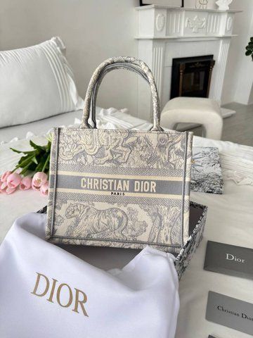 Сумка в стилі Dior Book 26 см 	P6057 фото