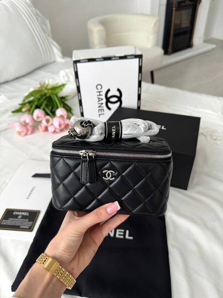 Модель в стилі Chanel Black Silver P10143 фото