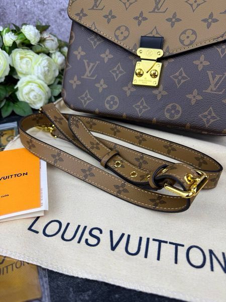 Модель в стилі Louis Vuitton Pochette Metis Brown P1023 фото