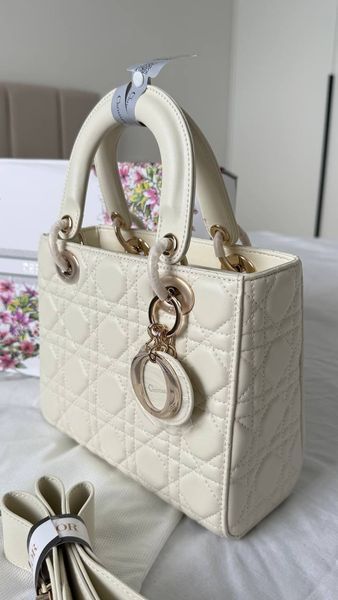Модель в стилі Dior Lady Milk Gold 20см 138-2 фото