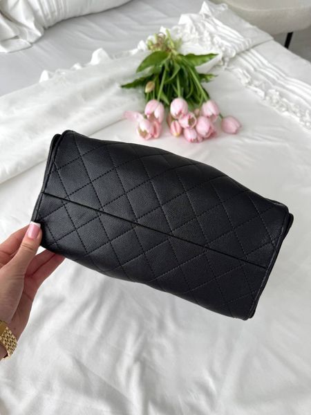 Модель в стилі Chanel Black Gold Texture P10141 фото