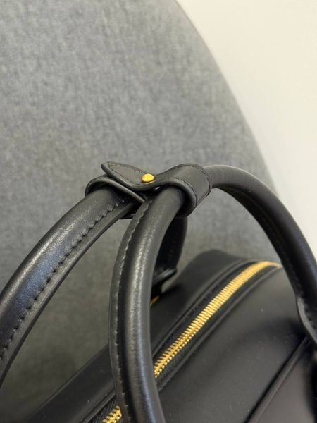 Модель в стилі Miu Miu Black 26,5 см 101-1 фото