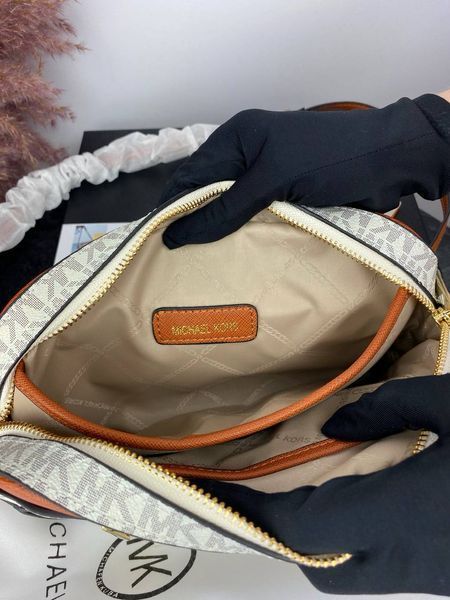 Сумка в стилі Michael Kors Milk P16001 фото