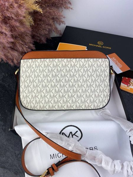 Сумка в стилі Michael Kors Milk P16001 фото