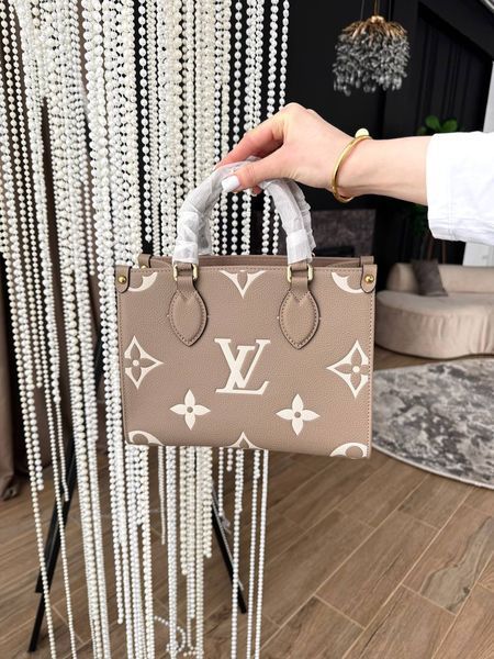 Модель в стилі  Louis Vuitton Onthego PM Beige 25см P1077 фото