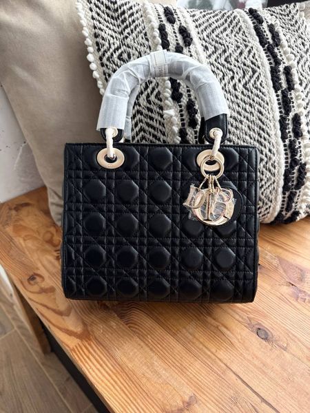 Модель в стилі Dior Lady Black Gold  24см P6073 фото