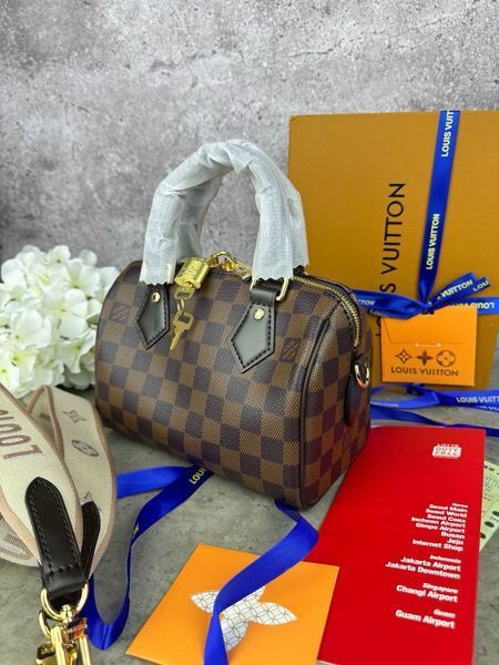 Модель в стилі Louis Vuitton Speedy Bandouliere  20см P1025 фото