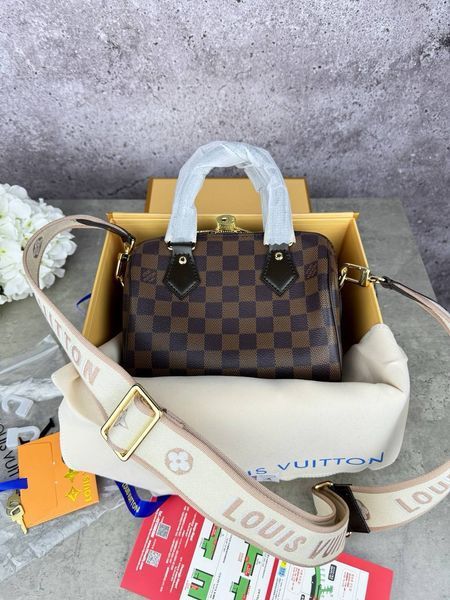 Модель в стилі Louis Vuitton Speedy Bandouliere  20см P1025 фото
