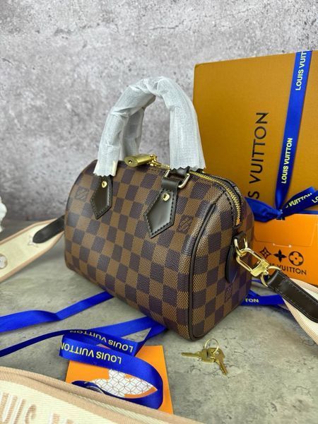 Модель в стилі Louis Vuitton Speedy Bandouliere  20см P1025 фото