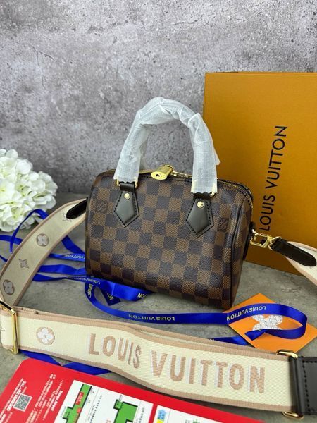 Модель в стилі Louis Vuitton Speedy Bandouliere  20см P1025 фото
