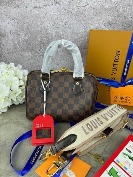 Модель в стилі Louis Vuitton Speedy Bandouliere  20см P1025 фото