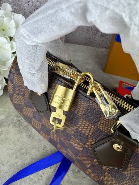 Модель в стилі Louis Vuitton Speedy Bandouliere  20см P1025 фото