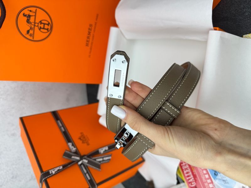 Модель в стилі Hermes Grey Silver R0025 фото