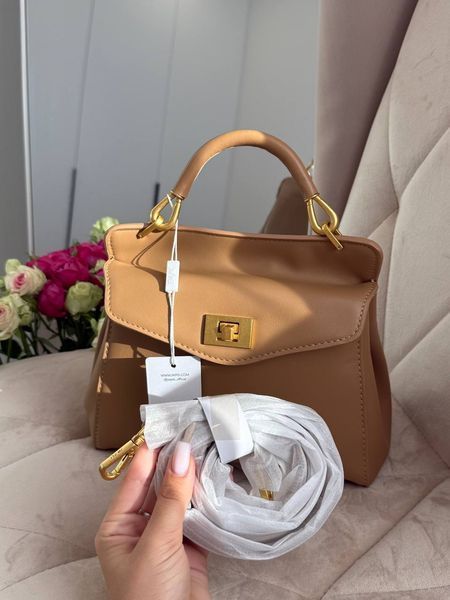 Модель в стилі Jw Pei Beige 22 см 108-2 фото