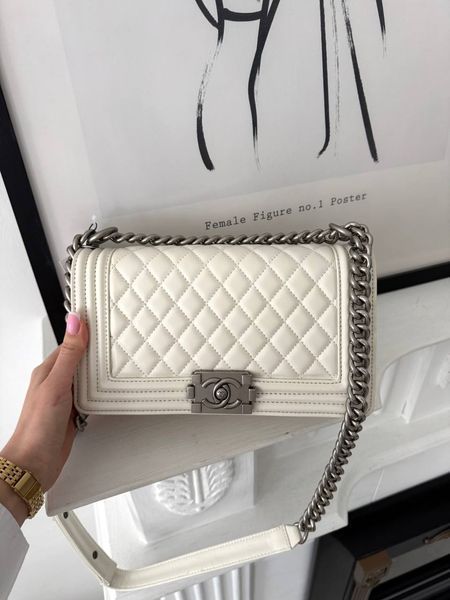 Модель в стилі Chanel Boy Beige Silver P10168 фото
