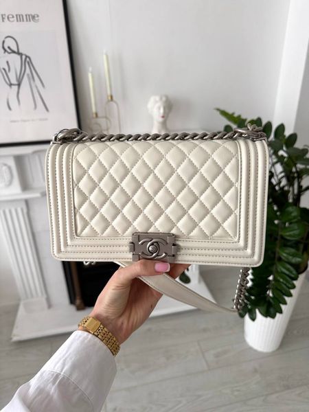 Модель в стилі Chanel Boy Beige Silver P10168 фото