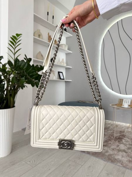 Модель в стилі Chanel Boy Beige Silver P10168 фото