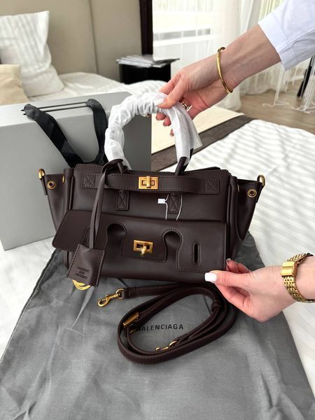 Модель в стилі Balenciaga bel air Chocolate Gold 24см P18030 фото
