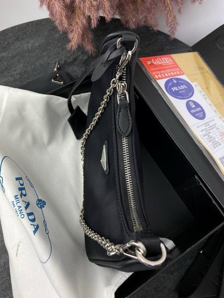 Модель в стилі Prada Black Р4001 фото