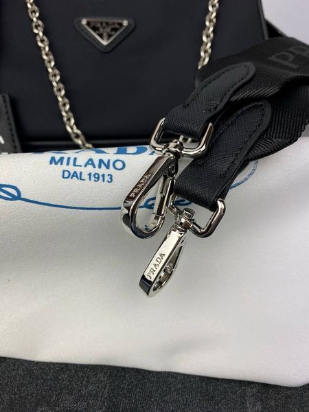 Модель в стилі Prada Black Р4001 фото