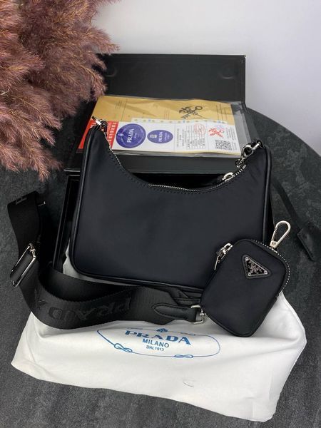 Модель в стилі Prada Black Р4001 фото