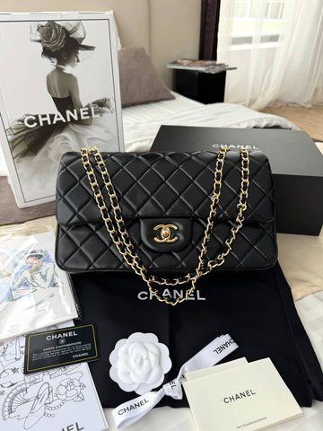 Модель в стилі Chanel Black Gold 30см P10189 фото