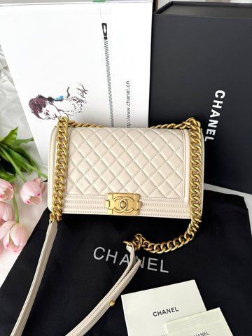 Модель в стилі Chanel Boy Beige Gold P10162 фото