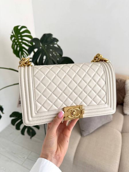 Модель в стилі Chanel Boy Beige Gold P10162 фото