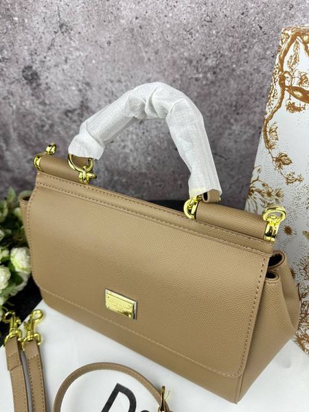 Модель в стиліDolce & Gabbana Beige 25см  P19001 фото