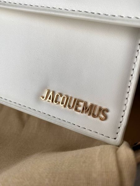 Модель в стилі Jacquemus White Р12001 фото