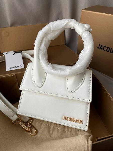 Модель в стилі Jacquemus White Р12001 фото
