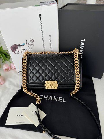 Модель в стилі Chanel Boy Black Gold P10161 фото