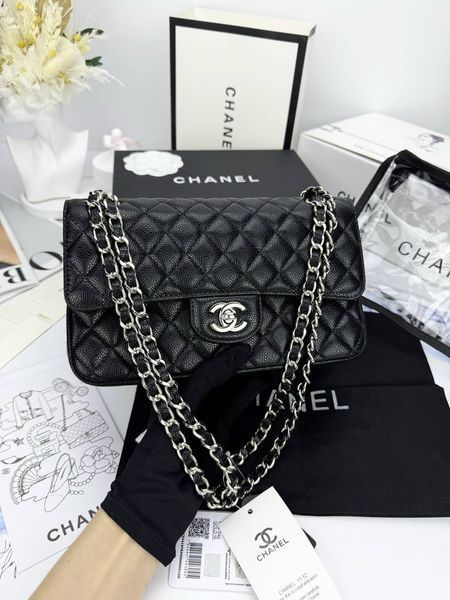 Модель в стилі Chanel Black Silver Texture (з косметичкою) 23см P10094 фото
