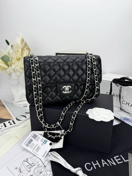 Модель в стилі Chanel Black Silver Texture (з косметичкою) 23см P10094 фото