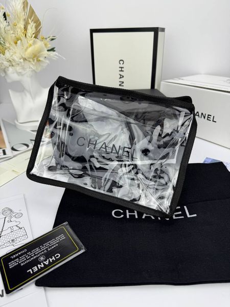 Модель в стилі Chanel Black Silver Texture (з косметичкою) 23см P10094 фото