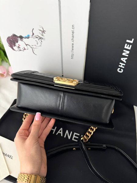 Модель в стилі Chanel Boy Black Gold P10161 фото