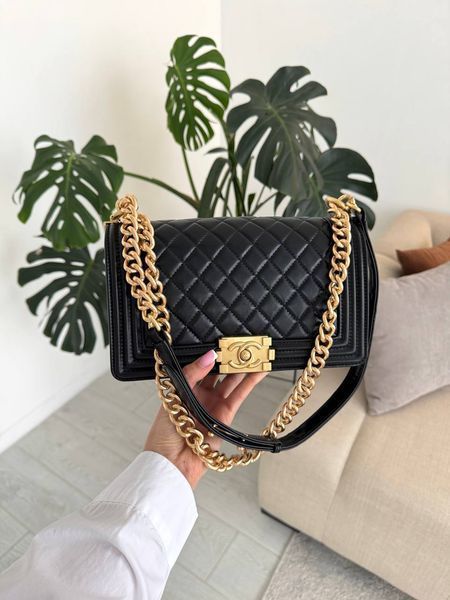Модель в стилі Chanel Boy Black Gold P10161 фото