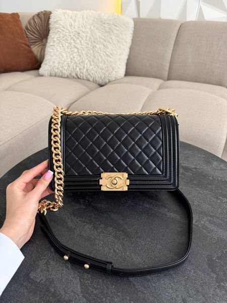 Модель в стилі Chanel Boy Black Gold P10161 фото