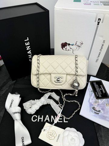 Модель в стилі Chanel Beige Silver 20 см P10024 фото