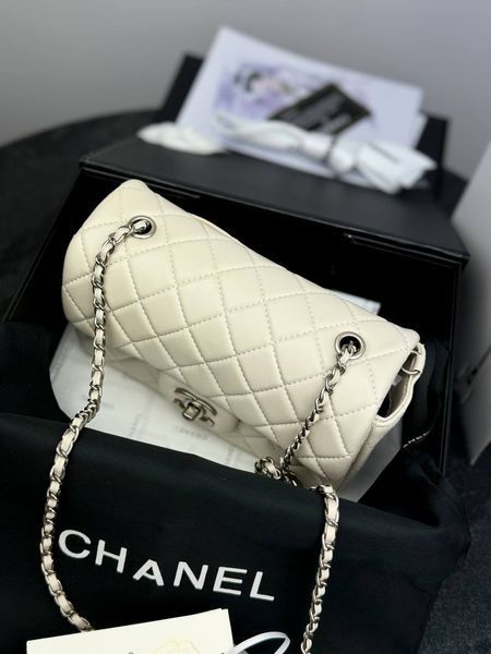 Модель в стилі Chanel Beige Silver 20 см P10024 фото