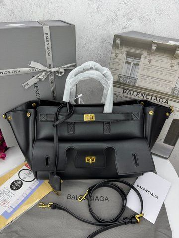 Модель в стилі Balenciaga bel air Black Gold P18013 фото