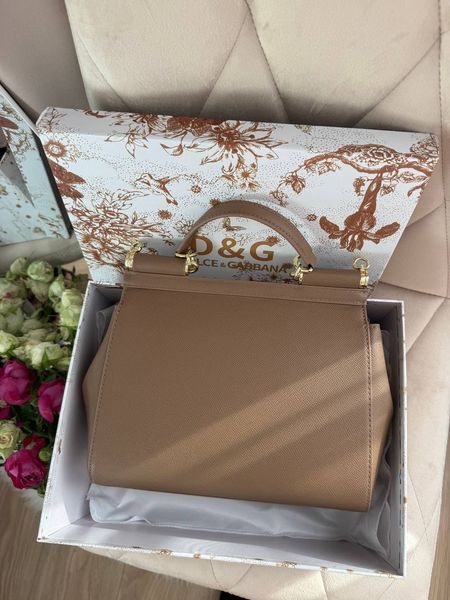 Модель в стилі Dolce&Gabbana Beige 25 см 113-2 фото