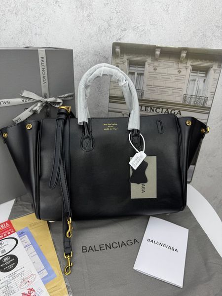 Модель в стилі Balenciaga bel air Black Gold P18013 фото
