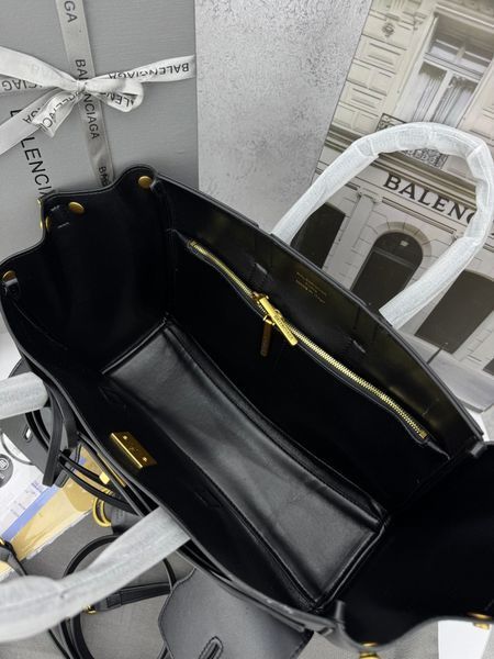 Модель в стилі Balenciaga bel air Black Gold P18013 фото