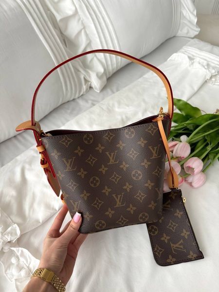 Модель в стилі  Louis Vuitton All In BB 22см P1070 фото