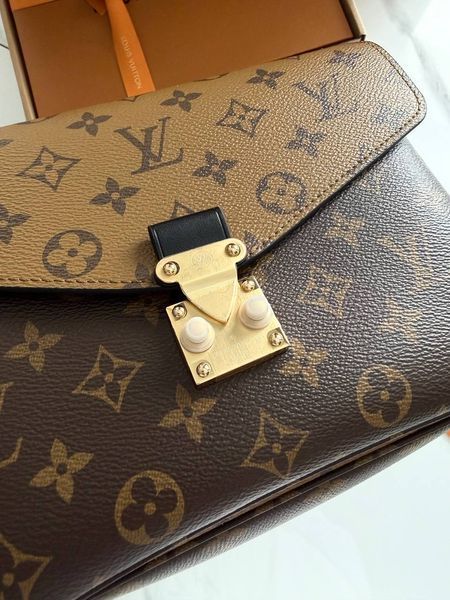 Модель в стилі Louis Vuitton Pochette Metis Brown  	P1085 фото