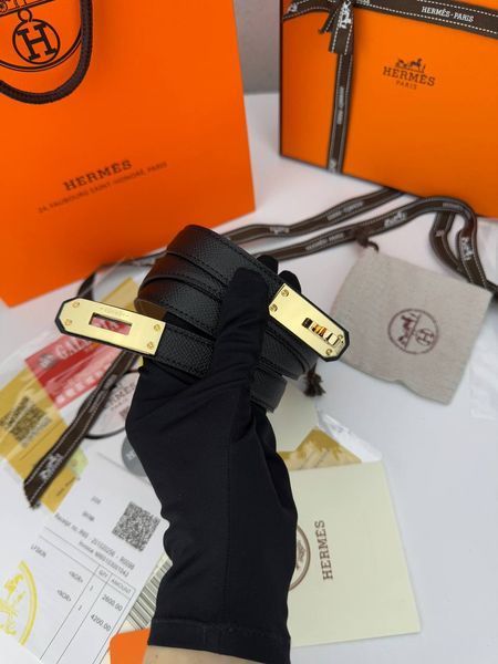 Модель в стилі Hermes Black R0021 фото