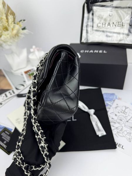 Модель в стилі Chanel Black Silver (з косметичкою) 23 см P10072 фото
