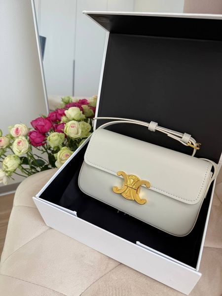 Модель в стилі Celine Milk 20 см 115-1 фото