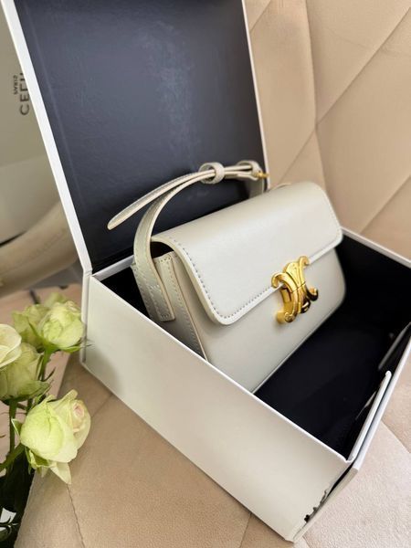 Модель в стилі Celine Milk 20 см 115-1 фото